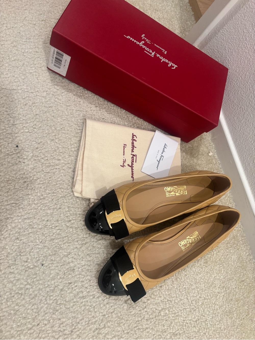 Salvatore Ferragamo Beige and Black Vara Bow Leather Flats